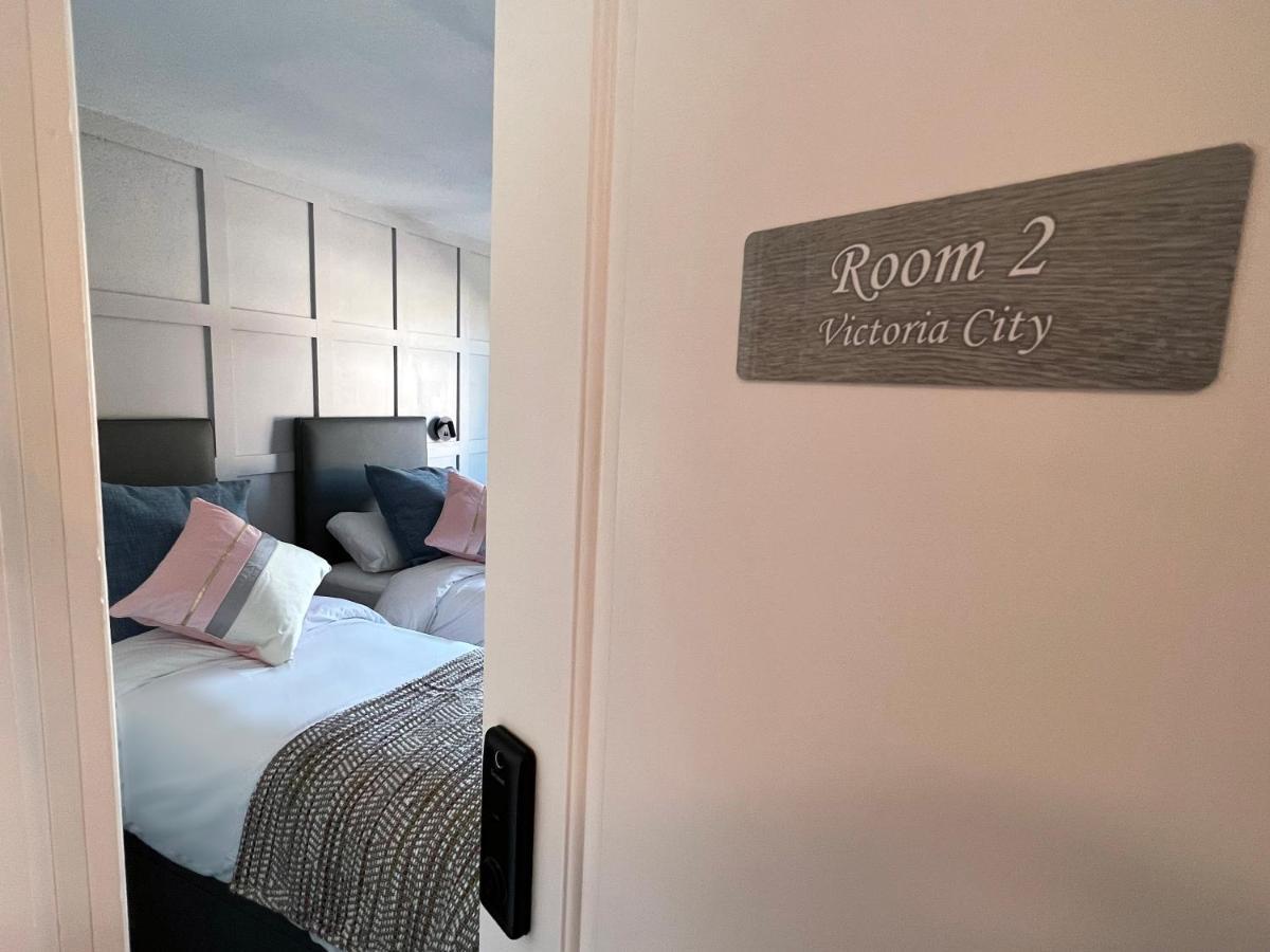 United Home B&B サルフォード エクステリア 写真