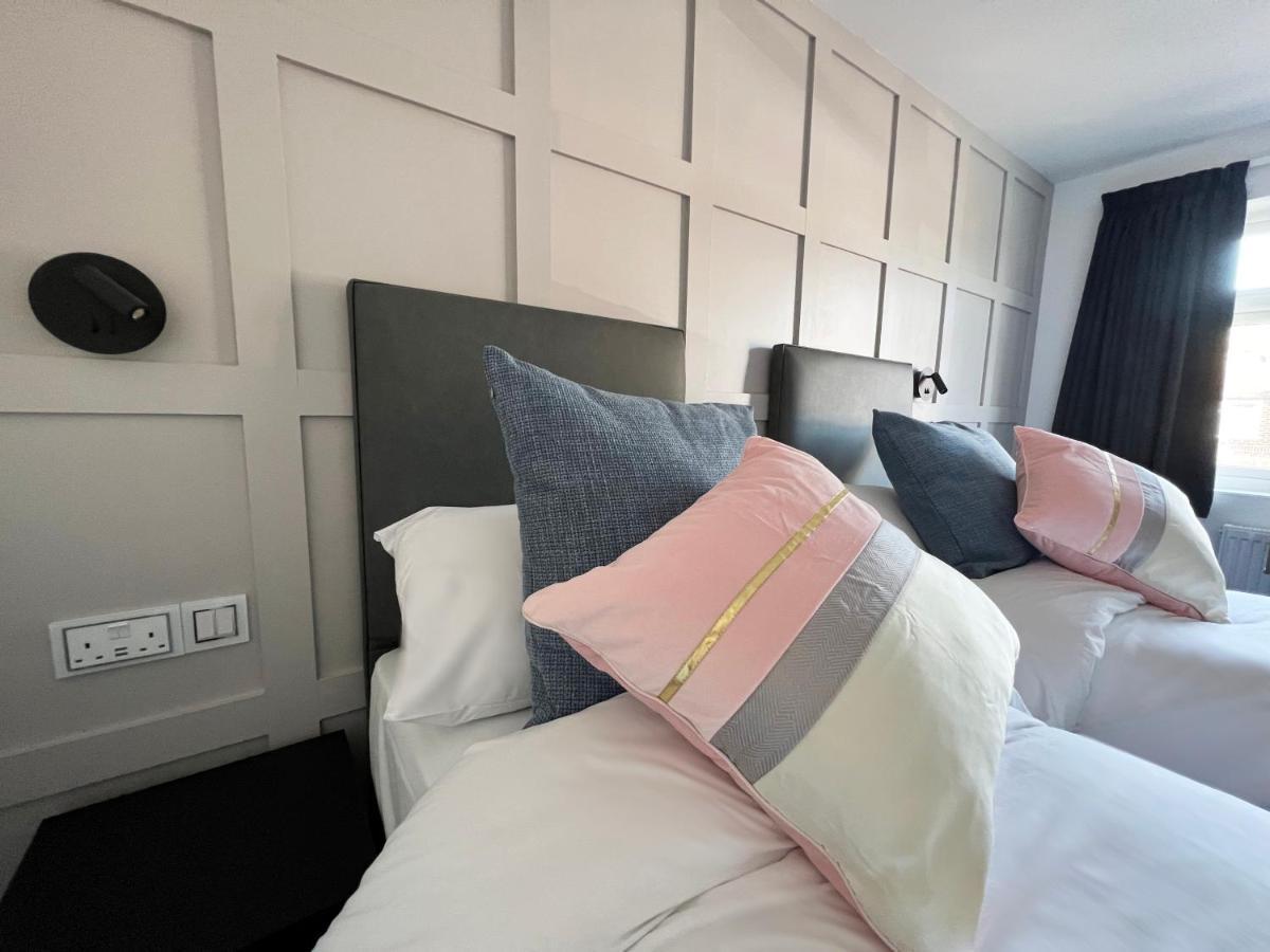 United Home B&B サルフォード エクステリア 写真